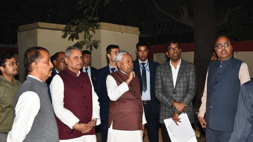Nitish Kumar News: एक्शन में सीएम नीतीश, अचानक निरीक्षण करने पहुंचे बिहार पशु विज्ञान विश्वविद्यालय Nitish Kumar inspected Patna District Guest House and Bihar Animal Science University Nitish Kumar News: एक्शन में सीएम नीतीश, अचानक निरीक्षण करने पहुंचे बिहार पशु विज्ञान विश्वविद्यालय