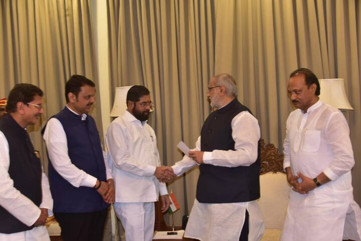 त्याचबरोबर उपमुख्यमंत्री देवेंद्र फडणवीस आणि उपमुख्यमंत्री अजित पवारांनी देखील त्यांचा राजीनामा राज्यपालांकडे सुपूर्द केला आहे.