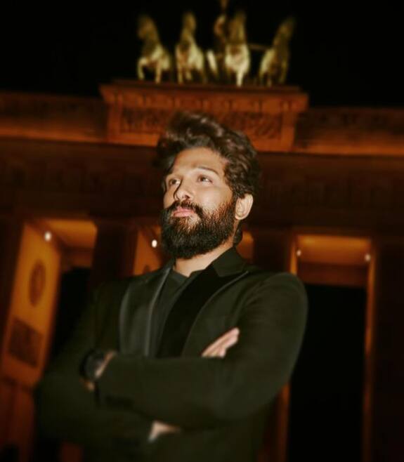 बता दें कि अल्लू अर्जुन ने 2003 में फिल्म गंगोत्री से अपने एक्टिंग करियर की शुरुआत की थी. ये एक रोमांटिक ड्रामा थी जो एक लड़की के इर्द-गिर्द घूमती है जिसे एक नौकर से प्यार हो जाता है. ये फिल्म हिट रही थी लेकिन अल्लू अर्जुन ने बताया कि फिल्म के बाद उन्हें कोई ऑफर नहीं मिला था.