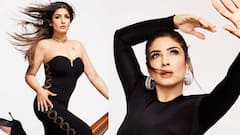 Raveena Tandon: 52 वर्षांची असताना 32 वर्षांची दिसते रवीना; पाहा ब्लॅक लूक!