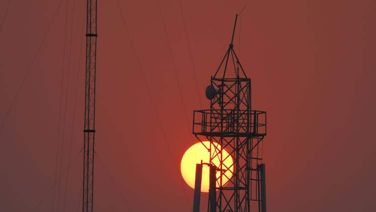 Telecom Shares Including Vodafone Idea, MTNL Register Strong Rally In Stock Market. Here's Why