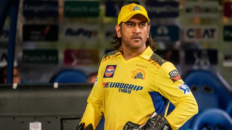 deepak chahar comment on missing ms dhoni goes viral after ipl 2025 mega auction deepak chahar team mumbai indians csk suresh raina 'धोनी भाई को मिस तो करोगे...', CSK से बिछड़ने के बाद भारत के स्टार गेंदबाज का बयान वायरल; जानें क्या कहा