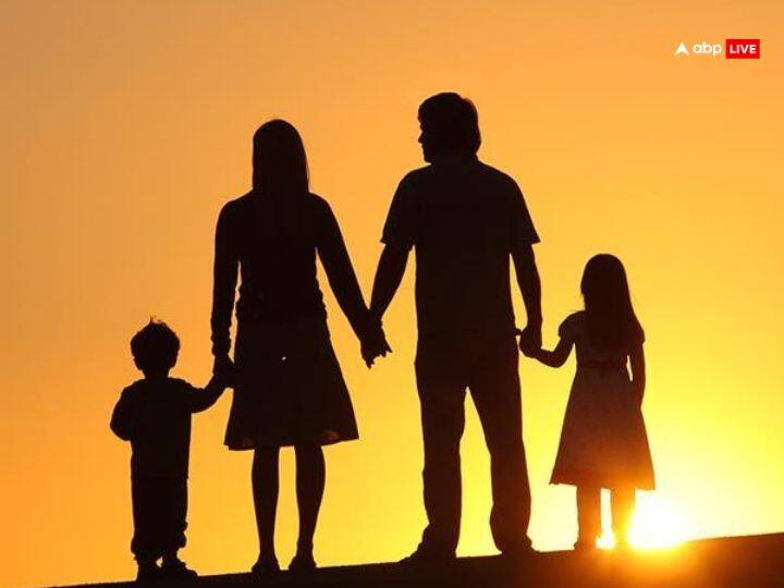 दिसबंर में वृश्चिक राशि वालों को परिवार का साथ मिलेगा. किसी काम को हड़बड़ी ना दिखाएंस हर काम को संभलकर करें.
