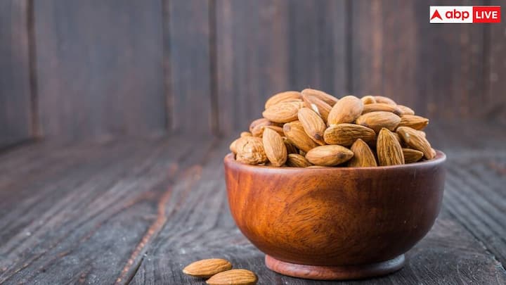 Gas and heartburn – People suffering from acid reflux or gastroesophageal reflux disease (GERD) should eat almonds in small quantities. Eating too many almonds can cause heartburn and gas acidity.