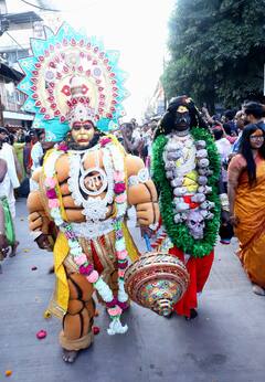 Photos: राजसी अंदाज में नगर भ्रमण पर निकले बाबा महाकाल, अगहन मास की सवारी का भी जबरदस्त उत्साह