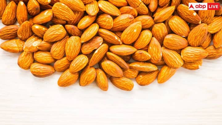 Kidney Stones – If you have kidney stones, you should avoid eating too many almonds. Almonds contain a high amount of oxalate, which increases the risk of kidney stones.