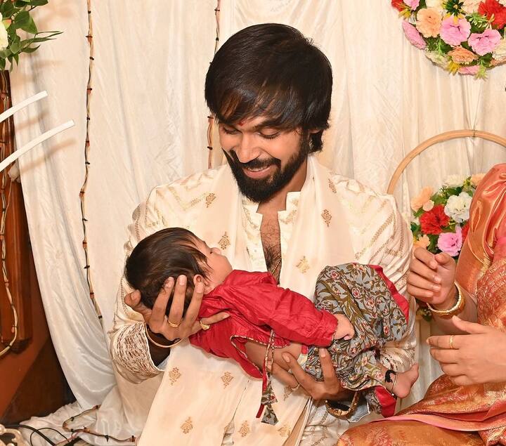 సీరియల్​లో హీరోగా చేస్తూ మంచి గుర్తింపు తెచ్చుకున్న వారిలో మానస్ నాగులపల్లి కూడా ఒకరు. తాజాగా మానస్ తండ్రి అయ్యాడు. (Images Source : Instagram/Maanas Nagulapalli)