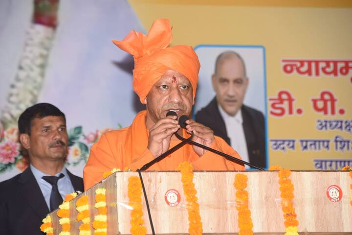 सबसे पहले वह वाराणसी के उदय प्रताप कॉलेज के 115 वें स्थापना दिवस कार्यक्रम में शामिल हुए.