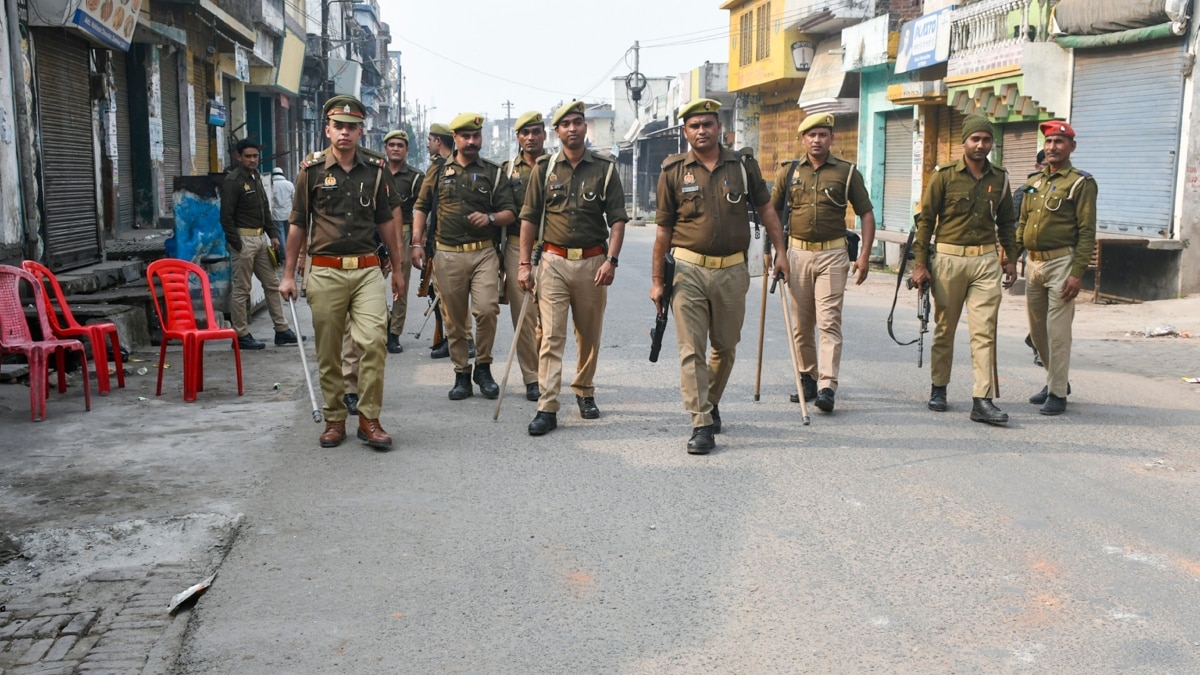 संभल हिंसा पर बोले वकील- पूर्व नियोजित थी हिंसा, दूसरा सर्वे ‘एडवोकेट कमिश्नर’ के आदेश पर हुआ