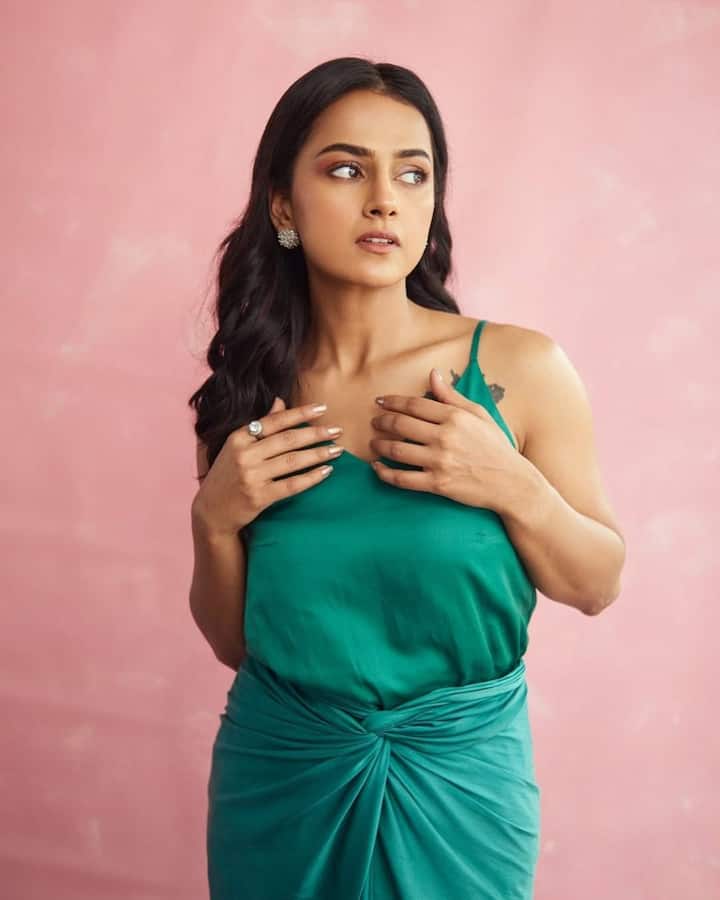 கடந்த 2022-ஆம் ஆண்டு ஷ்ரத்தா ஸ்ரீநாத் நடிப்பில் வெளியான இறுக்கப்பற்று திரைப்படமும், இவருடைய நடிப்புக்கு பாராட்டுகளை பெற்று தந்தது.