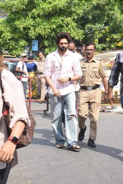 'भूल भुलैया 3' की सक्सेस के बीच हाथ जोड़े सिद्धिविनायक मंदिर पहुंचे  Kartik Aaryan, माथा टेक बप्पा से लिया आशीर्वाद