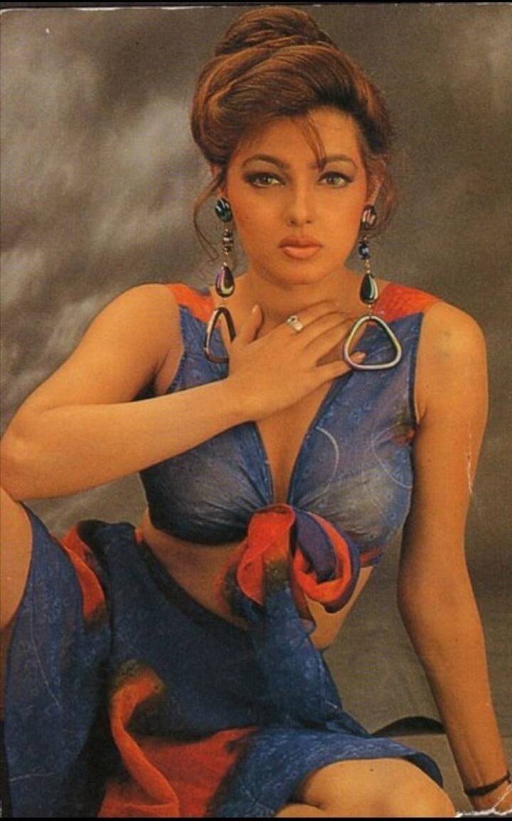 Meanwhile, Mamta Kulkarni's name started being associated with underworld don Chhota Rajan. There were discussions everywhere that both of them were having an affair. Because of this, Mamta distanced herself from the film industry.