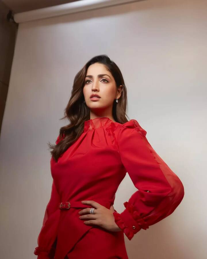 Ayushmann Khurrana also debuted in Bollywood with the actress in this film. The film performed well at the box office.