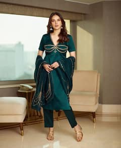 Aditi Rao Hydari : గ్రీన్ కలర్ కుర్తాలో అందంగా ముస్తాబైన అదితీ రావు.. డ్రెస్ కాస్ట్ ఎంతో తెలుసా?