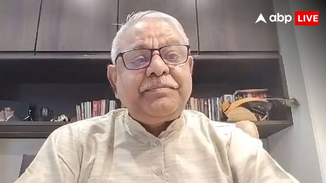 बांग्लादेश में चिन्मय प्रभु की गिरफ्तारी पर भड़की VHP, मोदी सरकार से कर ये बड़ी मांग VHP Stands against Arrest of chinmay Prabhu in bangladesh says Hindu society will not accept this for long ann बांग्लादेश में चिन्मय प्रभु की गिरफ्तारी पर भड़की VHP, मोदी सरकार से कर ये बड़ी मांग