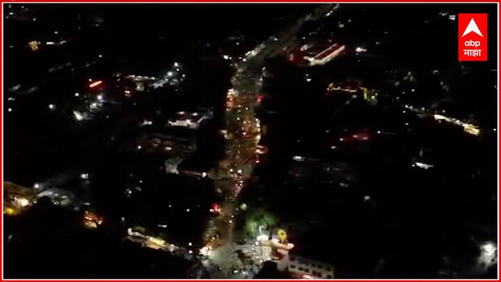 यावेळी पालखीचे दर्शन घेण्यासाठी भाविकांनी मोठी गर्दी केली होती.