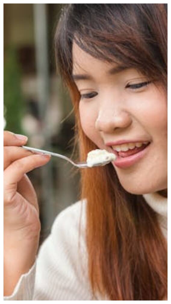 क्या सर्दियों में भी खानी चाहिए दही? 