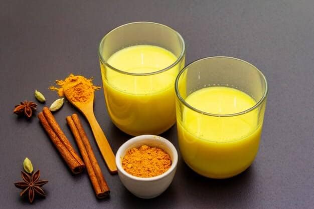 If pregnant women drink turmeric milk, they should only keep it in limited quantities. By doing this, you can avoid the condition of “preeclampsia”. But if you accidentally drink milk with too much turmeric or drink too much milk with turmeric, it can cause bleeding during pregnancy. Therefore, turmeric milk should only be drunk after medical advice.