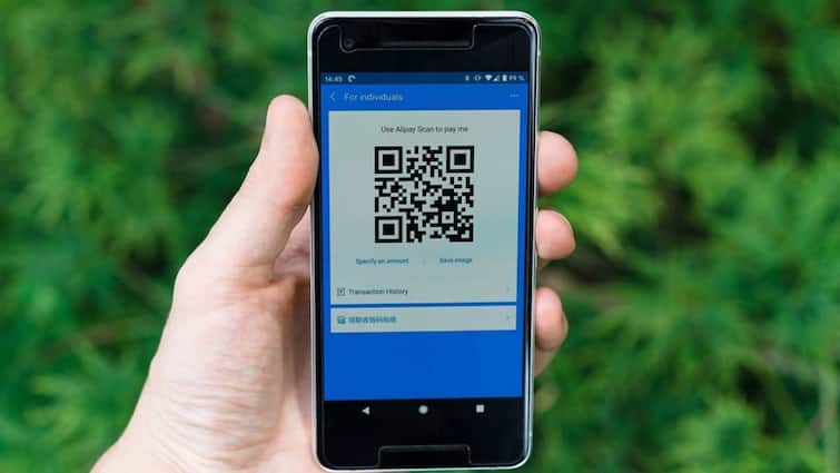 What is the full form of QR and how it works know working process in detail क्या होती है QR की फुल फॉर्म और ये कैसे करता है काम?