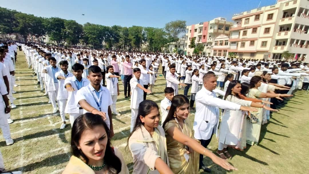 इंदौर ने एक बार फिर रचा इतिहास, थैलेसीमिया की रोकथाम के लिए एक साथ 6500 छात्रों ने ली शपथ 6500 students took oath to prevent Thalassemia in Indore made new record ANN इंदौर ने एक बार फिर रचा इतिहास, थैलेसीमिया की रोकथाम के लिए एक साथ 6500 छात्रों ने ली शपथ