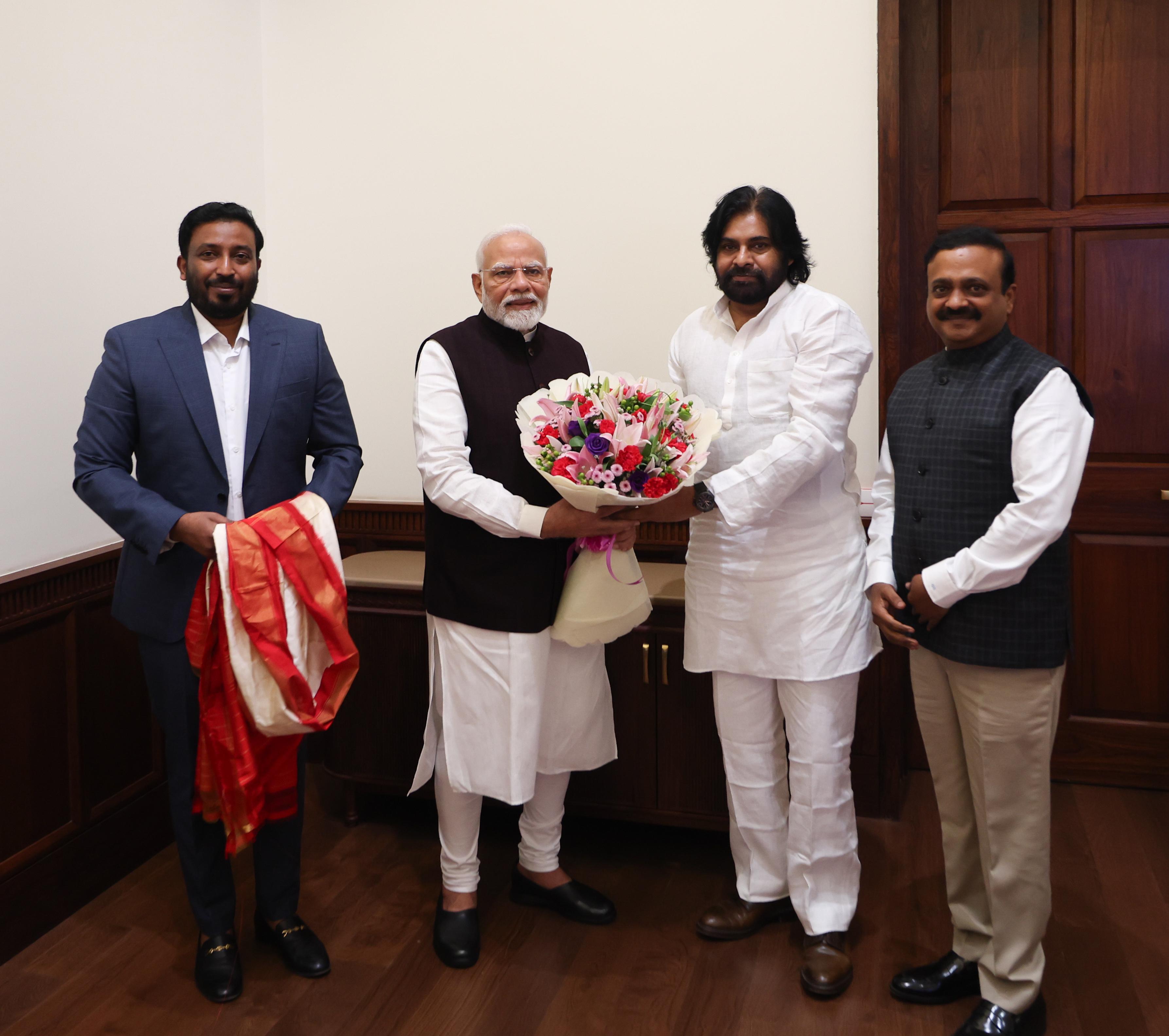 Pawan Kalyan Met With Modi:  ప్రధానమంత్రి మోదీతో పవన్ కల్యాణ్ సమావేశం- చర్చించిన అంశాలు ఇవే