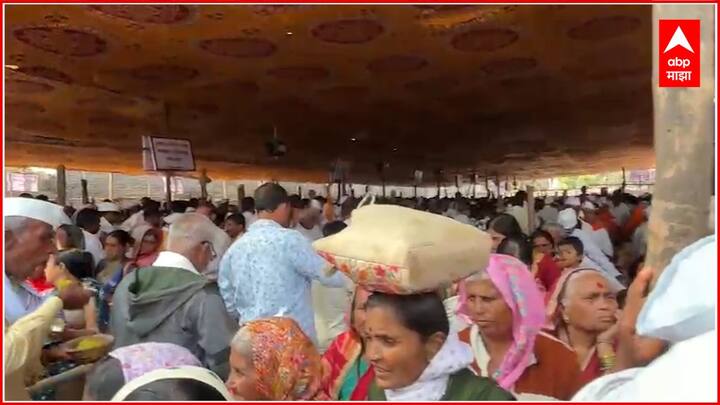 यात्रे अलंकापुरा येती ! ते आवडी विठ्ठला !! कार्तिकी वारीनिमित्त आळंदीत लाखो भाविकांचा महामेळा भरला आहे.