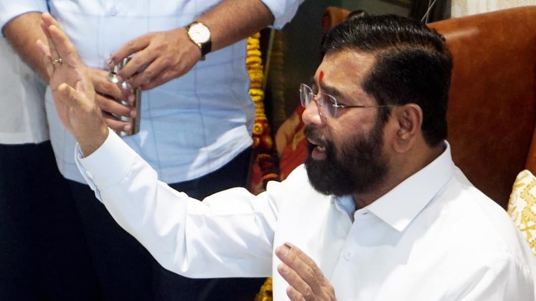 Maharashtra CM face Eknath Shinde BJP Mahayuti Devendra Fadnavis Ajit Pawar अजित पवार और BJP के सामने सरेंडर क्यों हो गए एकनाथ शिंदे? जानें बड़ी वजह