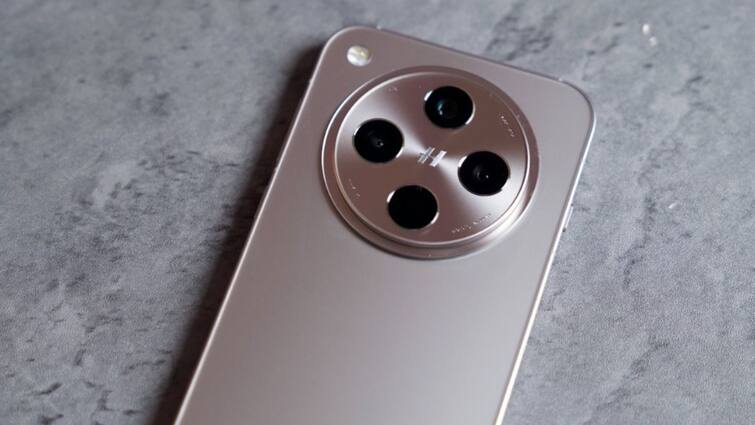Oppo Find X8 Series Launched in India Know the Price and Features of Oppo Find X8 and Oppo Find X8 Pro Oppo Phones: ওপ্পো ফাইন্ড এক্স৮ সিরিজ ভারতে লঞ্চ হয়েছে সম্প্রতি, কোন কোন ফোন রয়েছে? দেখে নিন দাম ও ফিচার