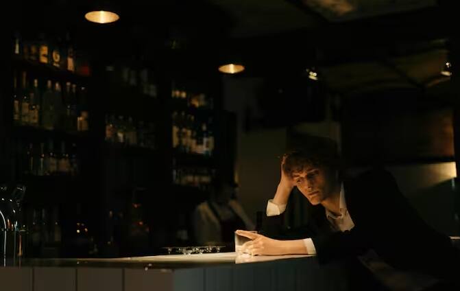 જ્યારે કોઈ વ્યક્તિ અગાઉની રાતની વાતચીત, ઘટના અથવા કોઈની સાથેની ક્રિયાપ્રતિક્રિયા યાદ રાખી શકતી નથી ત્યારે તે તેને અથવા તેણીને વધુ અસ્વસ્થ અને ચિંતિત કરી શકે છે. ડર સતત વધી રહ્યો છે કે તેણે કંઈક ખોટું અથવા અસામાન્ય કર્યું હશે.