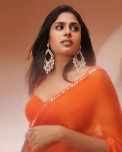 Faria Abdullah : ఆరెంజ్ శారీలో ఫరియా అందాలు.. వైల్డ్ ఫైర్​లా ఉన్నావంటోన్న ఫ్యాన్స్