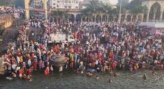 Pune : संतश्रेष्ठ ज्ञानेश्वर महाराजांचा 728 वा संजीवन समाधी सोहळा; राज्यभरातून लाखो भावी आळंदीत दाखल, पाहा फोटो