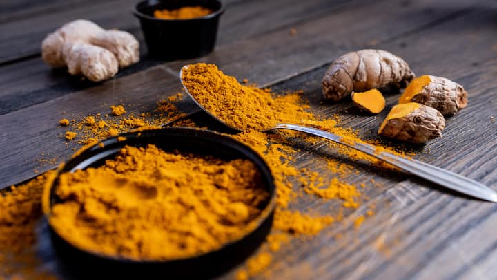 2. Turmeric: Turmeric is known for its anti inflammatory and antioxidant properties. It helps in boosting immunity, fighting infections, and supporting joint health. The curcumin present in turmeric makes it an ideal herb for winter wellness. (Image Source: Canva)