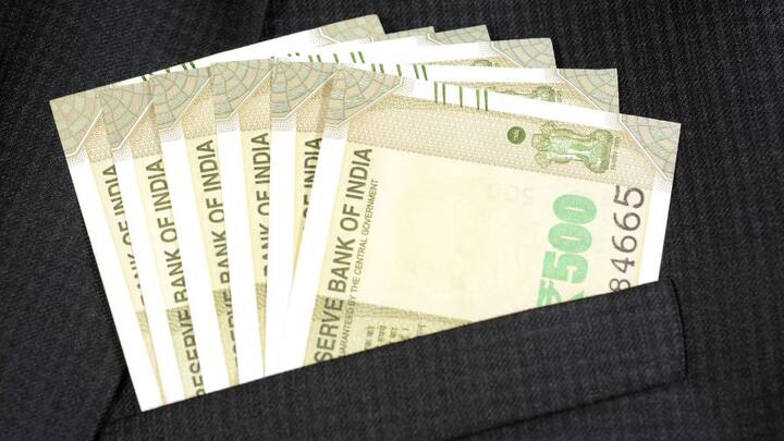 সমস্ত জিনিসের দাম বাড়ে আমরা দেখতে পাই বাস্তবে, কিন্তু আদপে টাকার দাম কমে। একেই বলে মুদ্রাস্ফীতি।