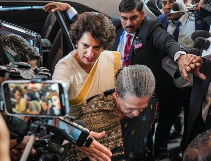 सांसद के शपथ लेने के कुछ दिनों बाद सरकारी बंगला मिल जाता है, आमतौर पर ये प्रोसेस एक से दो हफ्ते में पूरा हो जाता है. यानी उम्मीद है कि एक से दो हफ्ते में सांसद प्रियंका गांधी को सरकारी बंगला मिल जाएगा.