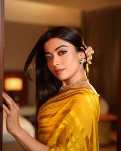 Rashmika Mandanna : ఎల్లో శారీలో బ్యూటీఫుల్ శ్రీవల్లీ.. వారి​ ప్రేమకు ఫిదా అయి ఎమోషనల్ పోస్ట్ పెట్టిన రష్మిక