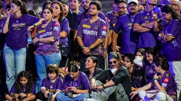 তবে এই আইপিএলকে আজকের এই উচ্চতায় পৌঁছনোর জন্য একজন ব্যক্তির অবদান অপরিহার্য। তিনি শাহরুখ। অন্তত এমনটাই দাবি ললিত মোদির।