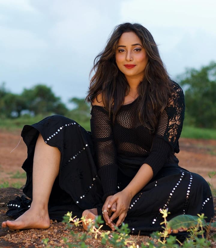 Let us tell you that Rani Chatterjee has acted in hit films like 'Bandhan Toote Na' (2005), 'Damaad Ji' (2006), 'Munna Pandey Unemployed' (2007), 'Munnibai Nautanki Wali' (2009) and 'Devra Bada Satavela'. Have worked. At one time, she was also the highest paid actress of Bhojpuri industry.
