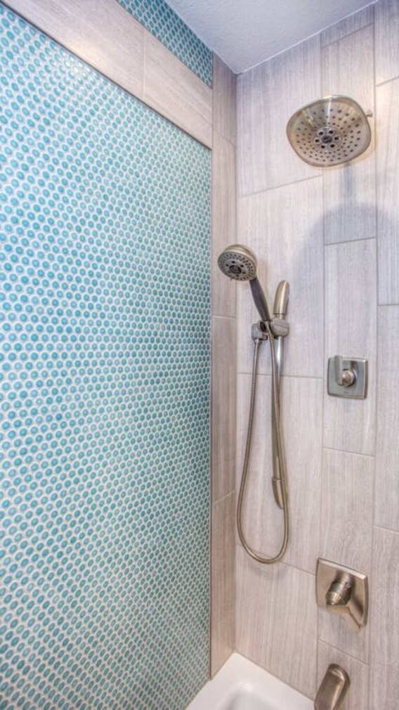 क्या गीजर चलाते हुए शॉवर से नहाना खतरनाक