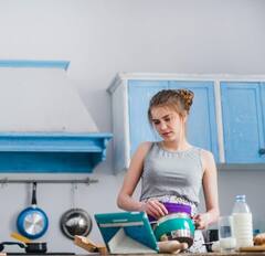 ਰਸੋਈ 'ਚ ਰੱਖੀਆਂ ਇਹ ਚੀਜ਼ਾਂ ਬਣ ਸਕਦੀਆਂ ਕੈਂਸਰ ਦੀ ਵਜ੍ਹਾ...ਜੇਕਰ ਸਿਹਤਮੰਦ ਰਹਿਣਾ ਚਾਹੁੰਦੇ ਹੋ ਤਾਂ ਅੱਜ ਹੀ ਘਰ ਤੋਂ ਕੱਢ ਦਿਓ