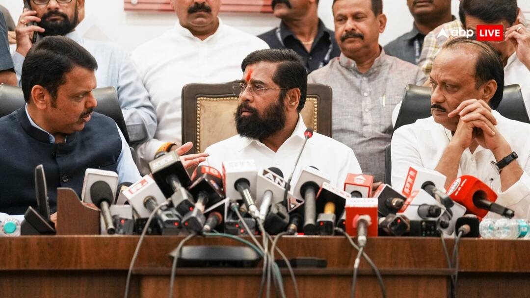 Maharashtra Cabinet portfolio Possible List Eknath Shinde Ajit Pawar BJP शिंदे के 'त्याग' का खयाल रखेगी BJP, अजित पवार को कौन सा मंत्रालय? जानें संभावित फॉर्मूला