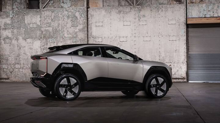 महिंद्रा BE 6e को 18.90 लाख रुपये की शुरुआती कीमत के साथ लॉन्च किया गया है. वहीं महिंद्रा XEV 9e की कीमत 21.90 लाख रुपये से शुरू है. ऑटोमेकर्स इन कारों की डिलीवरी मार्च 2025 से शुरू कर सकते हैं.