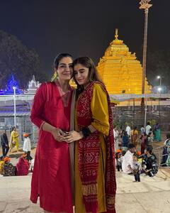 बेटी राशा संग रवीना टंडन पहुंची मल्लिकार्जुन मंदिर, डेब्यू फिल्म रिलीज से पहले लिया महादेव का आशीर्वाद