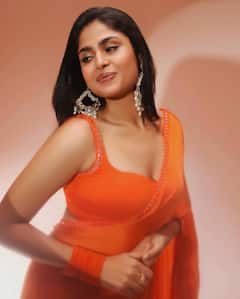 Faria Abdullah : ఆరెంజ్ శారీలో ఫరియా అందాలు.. వైల్డ్ ఫైర్​లా ఉన్నావంటోన్న ఫ్యాన్స్