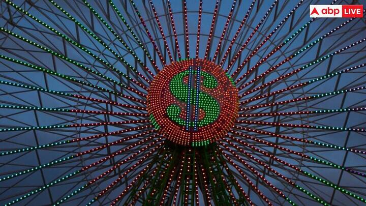 दिल्ली आई दुनिया का पाँचवाँ सबसे बड़ा फेरिस व्हील है जो दिल्ली के कालिंदी कुंज पार्क के हरे-भरे बगीचों में स्थित है. 36 पूरी तरह से वातानुकूलित केबिनों में 20 मिनट की लंबी सवारी आपको दिल्ली के प्रतिष्ठित स्मारकों जैसे कुतुब मीनार, हुमायूँ का मकबरा, अक्षरधाम मंदिर और लाल किला के अद्भुत दृश्य दिखाती है और यह जोड़ों के लिए दिल्ली में घूमने के लिए सबसे मजेदार चीजों में से एक है.केबिन आलीशान हैं और इनमें इंटरकॉम, एलसीडी स्क्रीन, मैनुअल ब्रेक और पावर बैक-अप जैसी सभी सुविधाएँ हैं. प्रत्येक केबिन में सिर्फ़ 8 लोगों के रहने की व्यवस्था है, दिल्ली आई जोड़ों के लिए दिल्ली में घूमने के लिए सबसे पसंदीदा जगहों में से एक है.