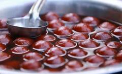 ਨਾ ਗੁਲਾਬ ਪੈਂਦਾ ਹੈ ਤੇ ਨਾ ਹੀ ਜਾਮੁਨ, ਫਿਰ ਕਿਵੇਂ ਪਿਆ ਗੁਲਾਬ ਜਾਮੁਨ ਦਾ ਨਾਂਅ ?