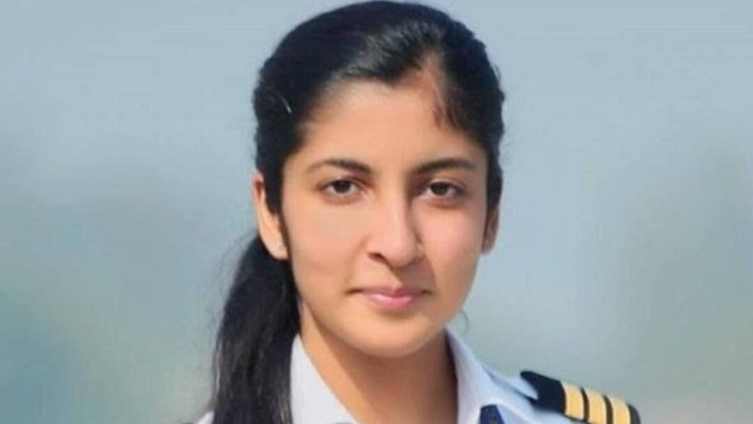 Air India Pilot Suicide Boyfriend Grilled Over Deleted Chats Reveals Text Message 'If You Commit Suicide...': Deceased Air India Pilot's Boyfriend Grilled Over Deleted Chats Reveals Text