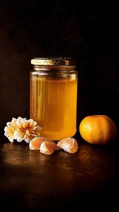 Health Tips: શિયાળામાં મધનું સેવન કરવાથી મળશે અનેક ફાયદા, અનેક રોગોમાંથી મળશે છૂટકારો