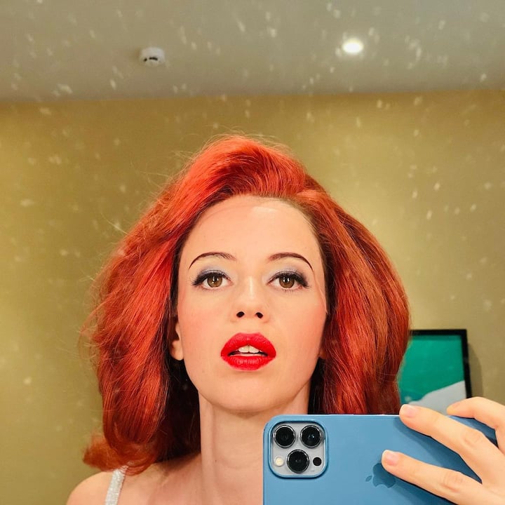 तिच्या अॅक्टिंगच्या करिअरची सुरुवात 2009 साली देव डी या चित्रपटापासून झाली. त्यानंतर तिने 'जिंदगी ना मिलेगी दोबारा', 'एक थी डायन' अशा अनेक चित्रपटांत काम केलं.