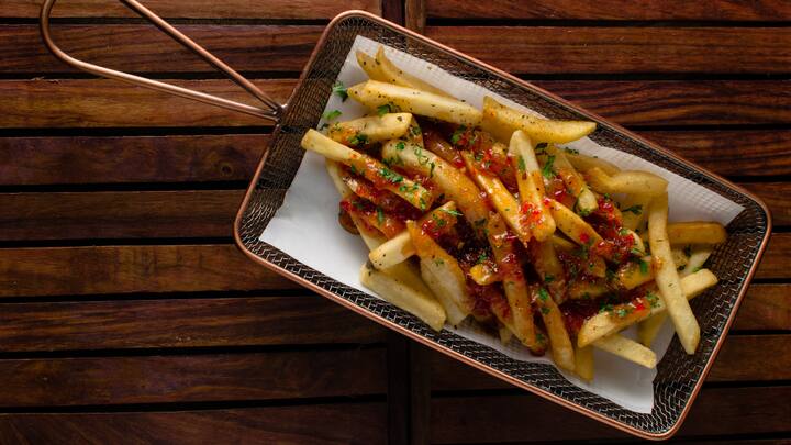 Peri-Peri Fries: For kids who love fries with a little more zing, the Peri-Peri Fries is a perfect choice. These crispy fries are coated with a tangy and mildly spicy peri-peri seasoning, which gives them a bold, punchy flavour. Paired with a creamy dip like mayonnaise or a sweet ketchup, these fries are the ideal snack or side dish for kids looking to add a bit of excitement to their meal. (Image source: Canva)