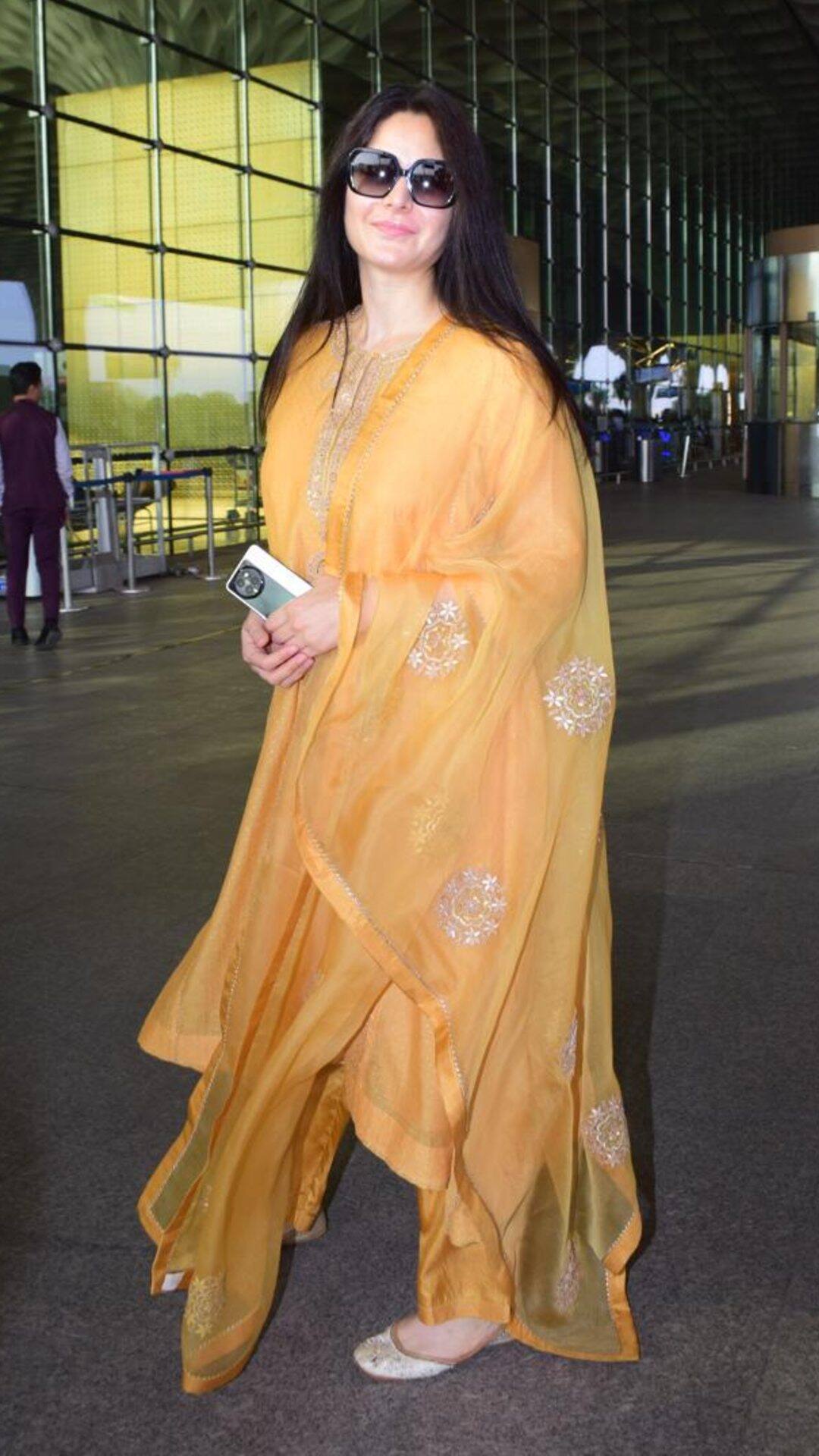 Katrina Kaif Sports Ethnic Look; Fans Call Her Vicky Kaushal's 'Punjaaban' Katrina Kaif Sports Ethnic Look; Fans Call Her Vicky Kaushal's 'Punjaaban'